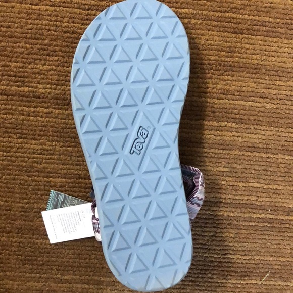 teva sandals! - Picture 3 of 8